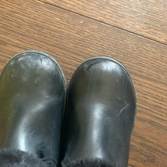 Boots - Picture 2 of 3